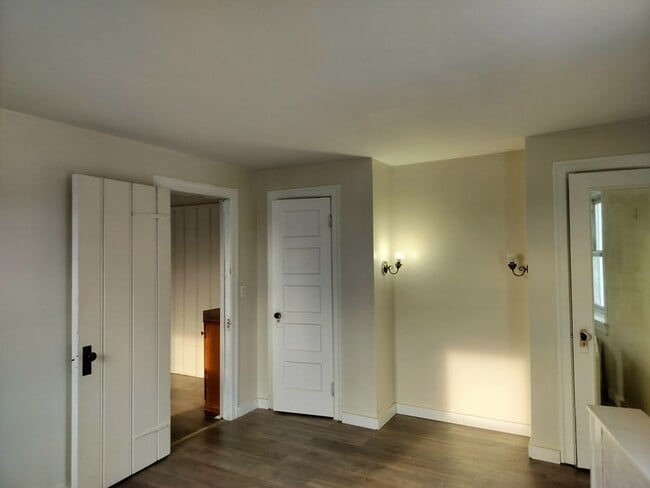 Building Photo - 32 Newell Ave