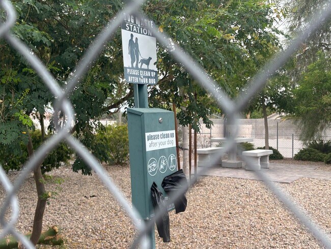 Building Photo - Beautiful Gated 3-Bed, 2.5-Bath Townhome in North Las Vegas!