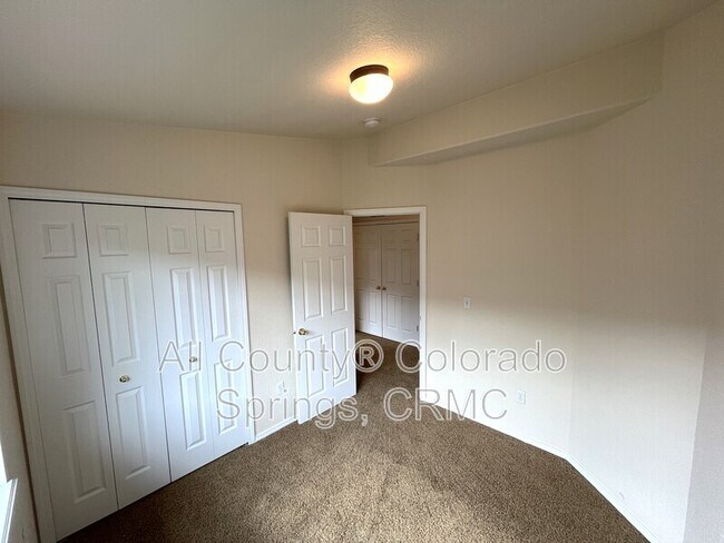 Building Photo - 4719 Iron Horse Villas Point