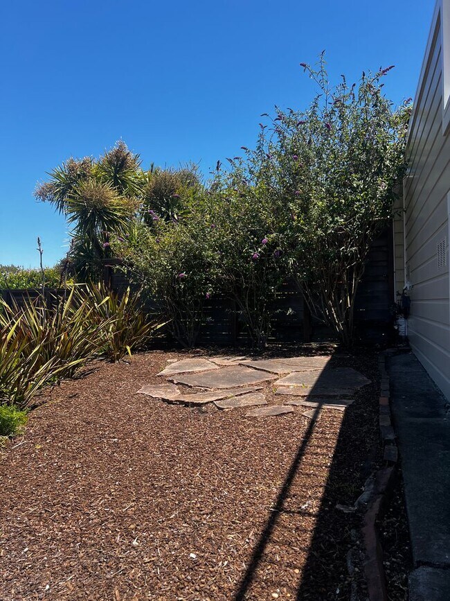 Building Photo - Views for Days Eureka Valley Home.  OPEN HOUSE!!!! THURSDAY, MAY 21 FROM 4:00 PM - 6:30 PM.