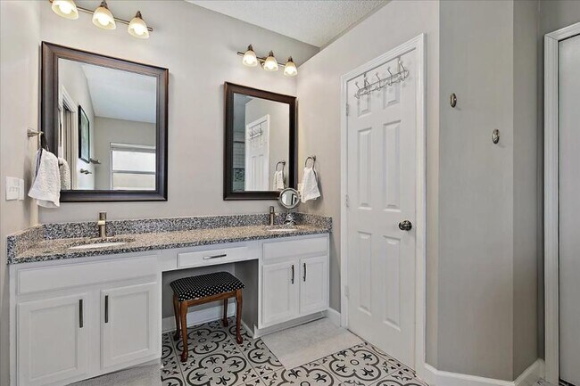 Building Photo - 4 bedroom in Saint Johns FL 32259