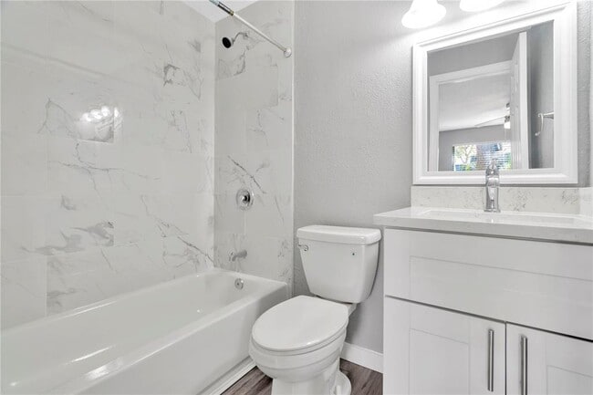 Building Photo - 6701 S West Shore Blvd