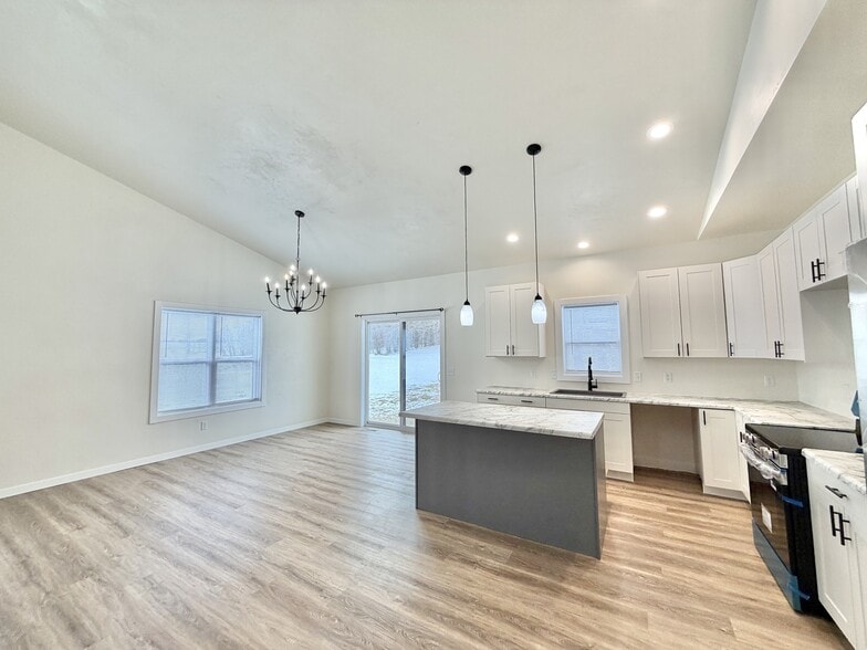 Building Photo - 3018 Mineral Point Ave