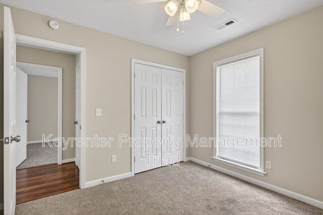 Building Photo - 701 Ashcroft Rd