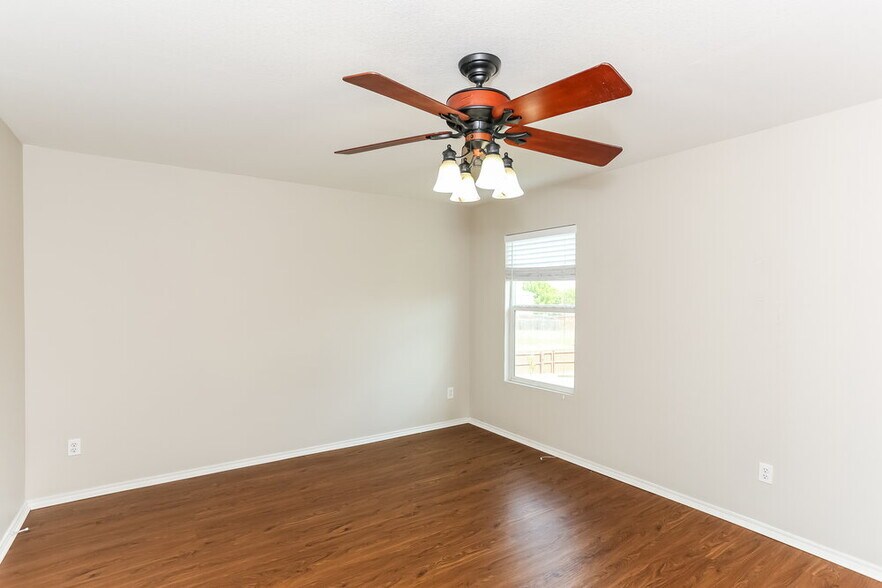 Building Photo - 1421 Krista Dr