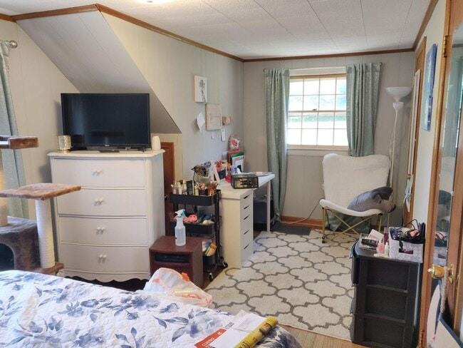 Building Photo - 4-Bedroom Home for Rent in the Heart of Sixteen Acres