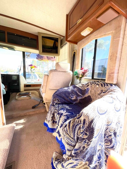 Building Photo - 1140 E Arques Ave