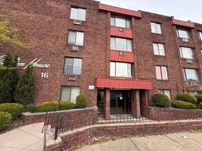 Building Photo - 16 Niles St