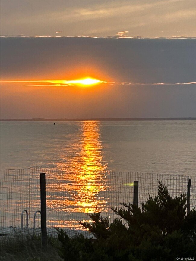 Building Photo - 11 Bay Ave