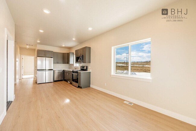 Building Photo - BRAND NEW 2 bed/  2 bath twin home with Ga...