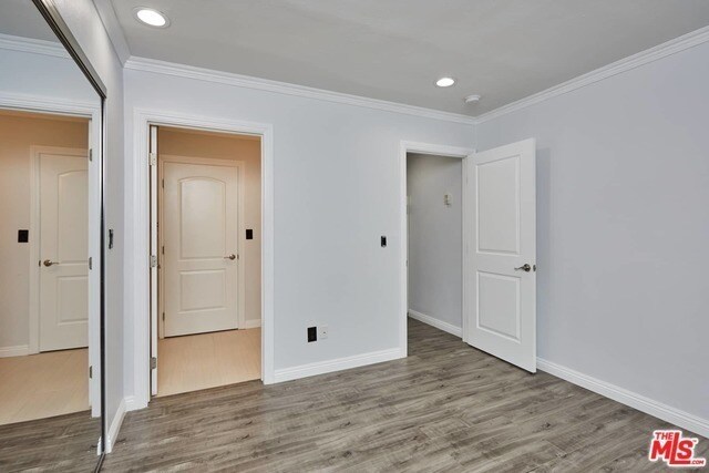 Building Photo - 4313 Kenwood Ave