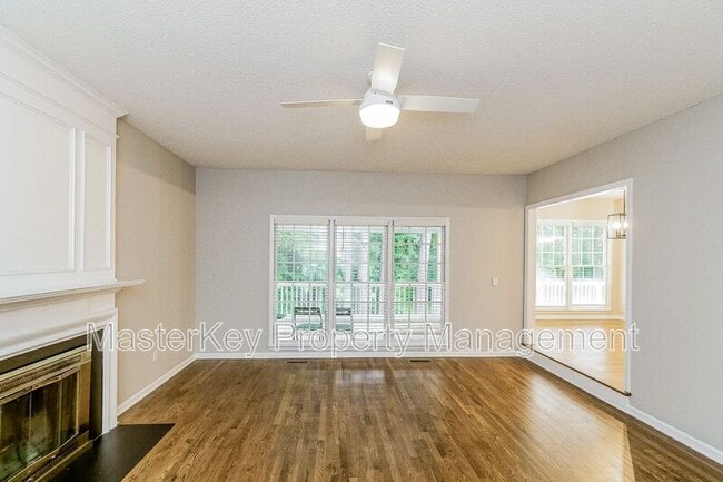Building Photo - 105 Woodshire Ln