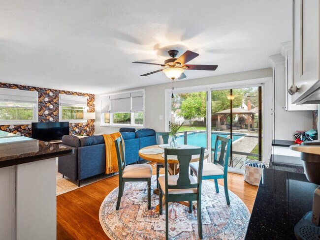 Building Photo - 386 Walworth Ave