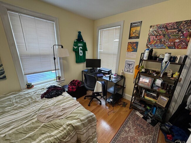 Building Photo - Beautiful 5 bed 2 bath in Cambridge.....