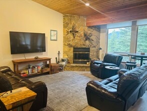 Building Photo - Big Sky Furnished Condo