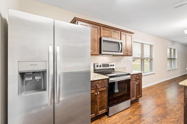 Building Photo - 3836 Chesterfield Ln