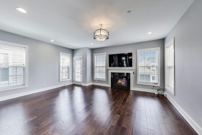 Building Photo - 10 N Dryden Pl