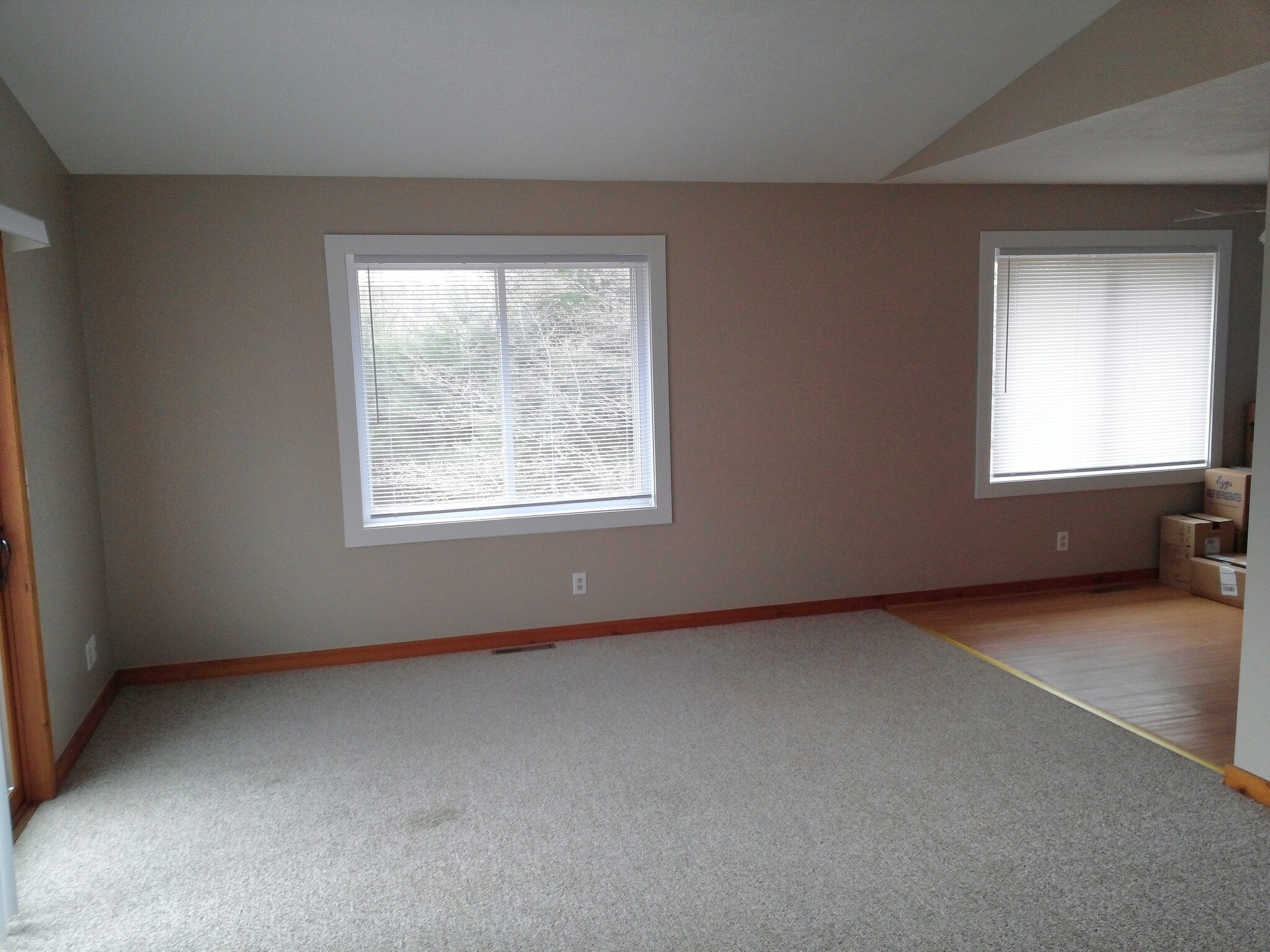 Living room - 4400 Manhattan W