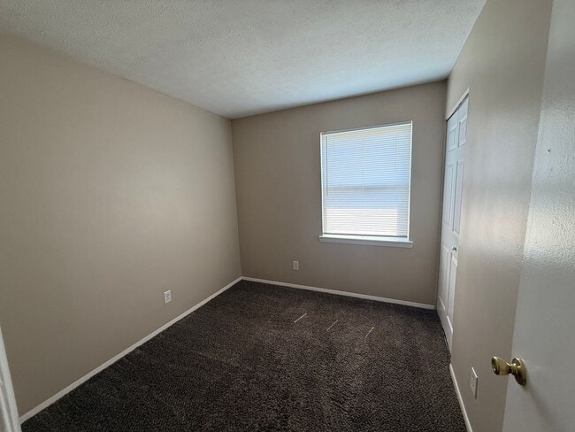 Building Photo - HOME IN BULLITT COUNTY-Hillview