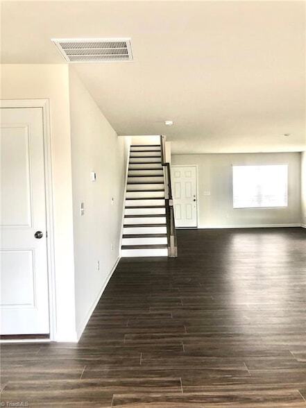 Building Photo - 6022 Wren Dr