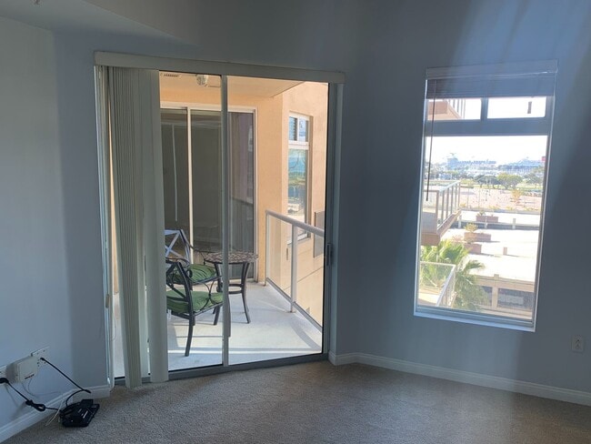 Building Photo - Beautiful 2 Bed + 2 Bath Long Beach Condo ...