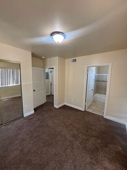 Building Photo - 4523 Arlington Ave