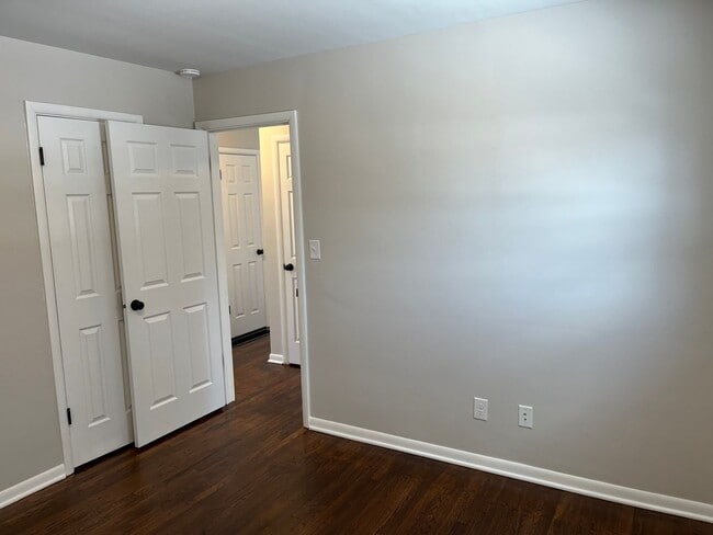 Building Photo - **BEAUTIFULLY REMODELED 3-BEDROOM/1.5 BATH HOUSE IN NORTH COLUMBUS!!**