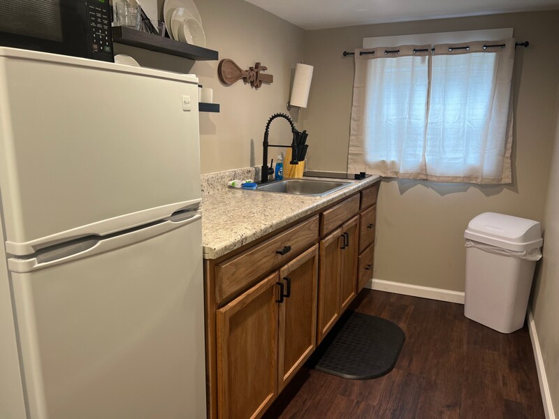 Building Photo - 76 Parkway Dr