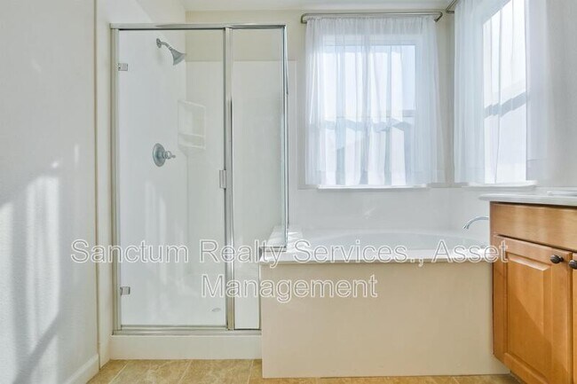 Building Photo - 894 Font Ter