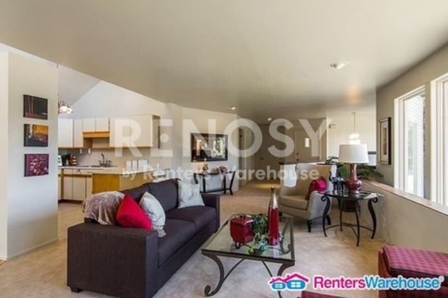 Building Photo - 25260 Montane Dr W