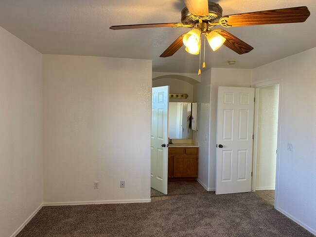 Building Photo - 111 Cypress Dr