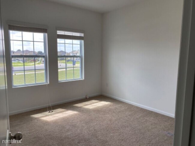 Building Photo - 4 br, 2 bath House - 15627 Merlin Ave