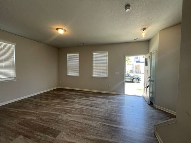 Building Photo - Grassfield Meadows