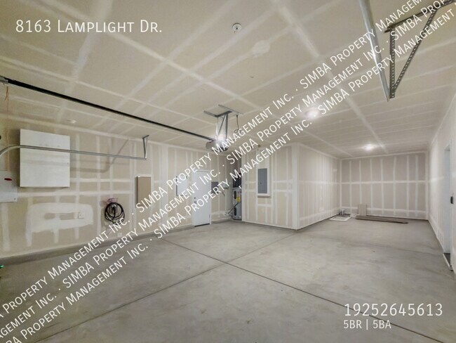 Building Photo - 8163 Lamplight Dr
