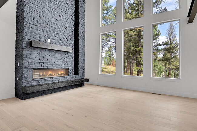 Building Photo - 28229 Juniper Dr
