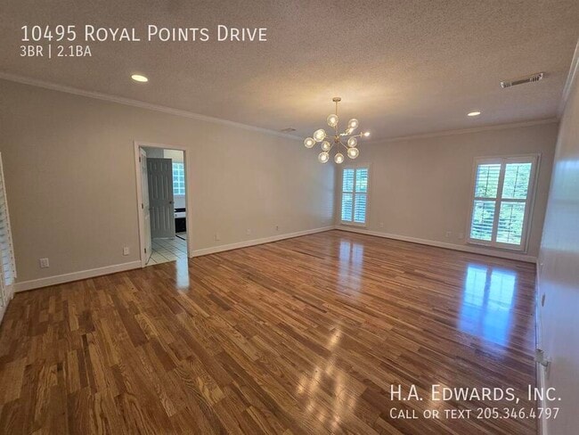 Building Photo - 10495 Royal Points Dr