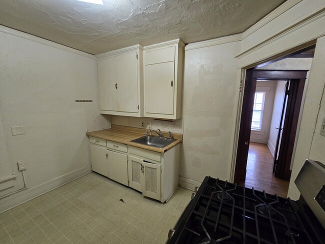 Building Photo - 118 Harrison St