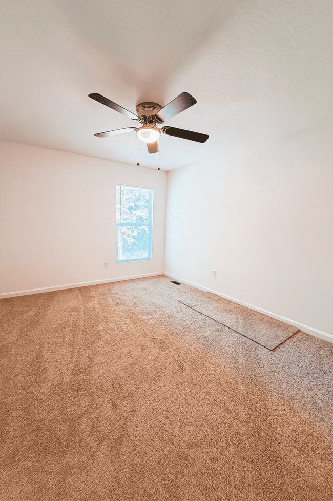 Building Photo - 5815 Parkview Ln