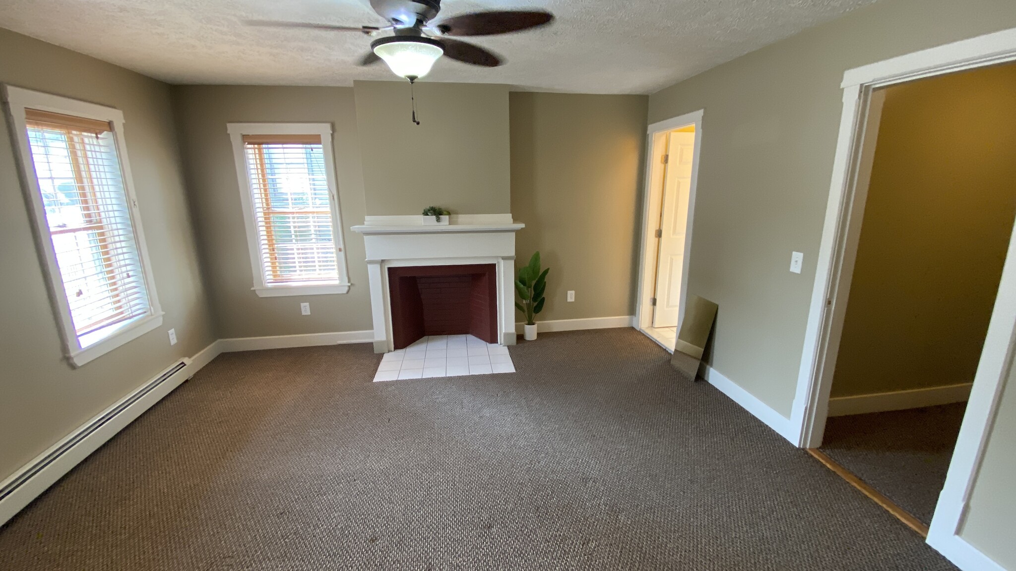 Main Bedroom - 154 Beach St