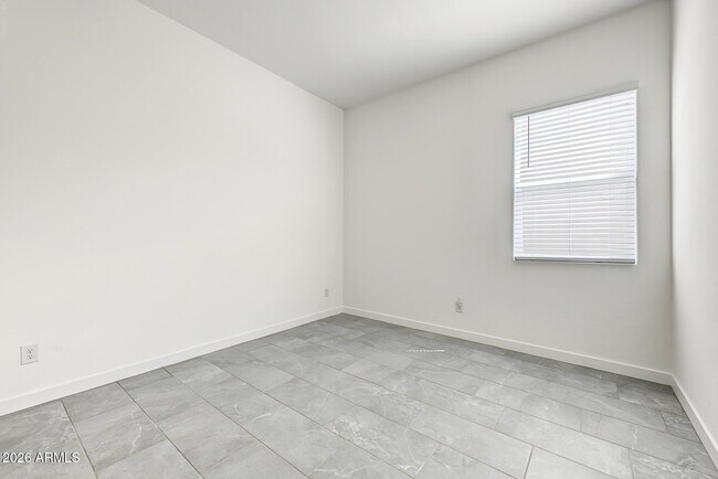 Building Photo - 9654 W Mitchell Dr