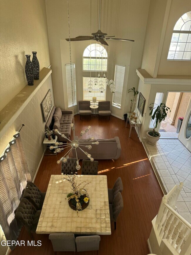 Building Photo - 12176 Dos Rios Dr