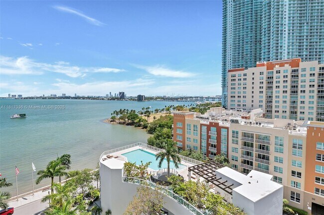 Building Photo - 2020 N Bayshore Dr