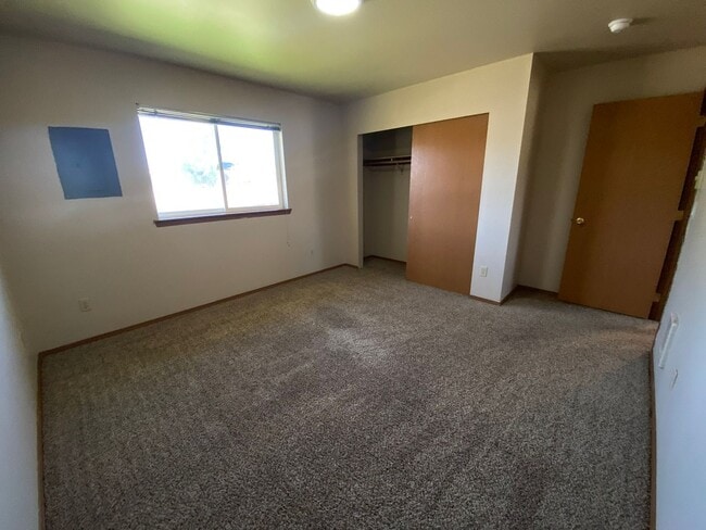 Building Photo - 1001 E 19th Ave