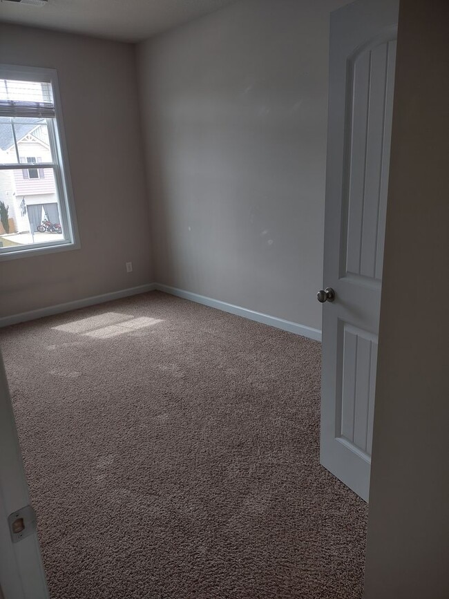 Building Photo - Best Value in the Area!!! Pet Friendly