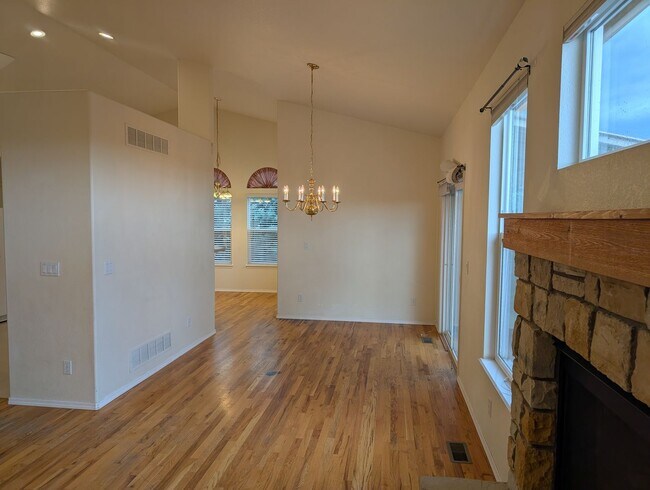 Building Photo - 7113 Appletree Loop