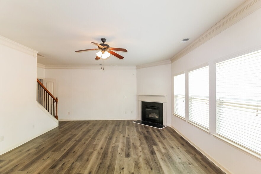 Building Photo - 4322 Mill Farm Ln NE