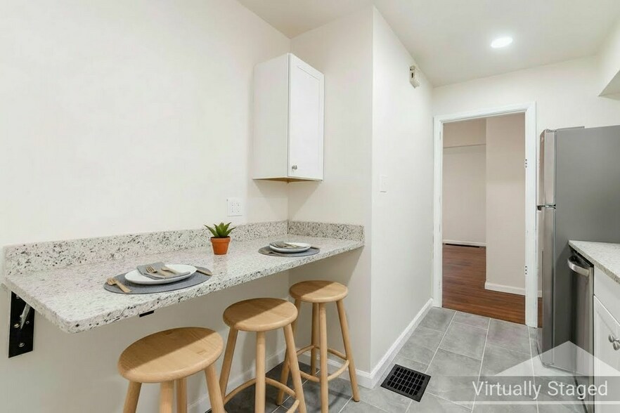 Building Photo - 1448 Elmwood Ave