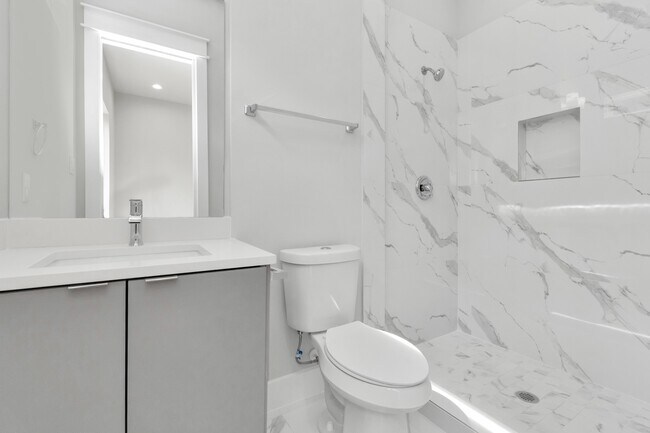 Building Photo - 5818 Burt St