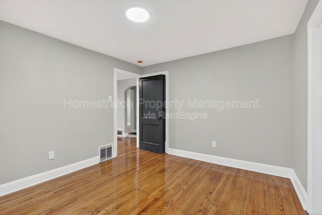 Building Photo - 7137 Garesche Ave