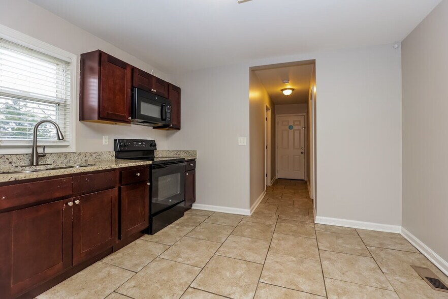 Building Photo - 209 Stones River Rd